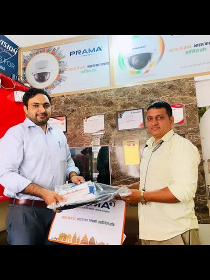 It's always a pleasure to partner with great brands like PRAMA. Here I am with a company representative, celebrating our partnership to bring their 'Made in India' products to you.