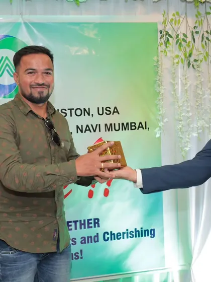 Presenting an award to a deserving employee. Recognizing achievements is a key part of many corporate events, and I make sure these moments feel special.