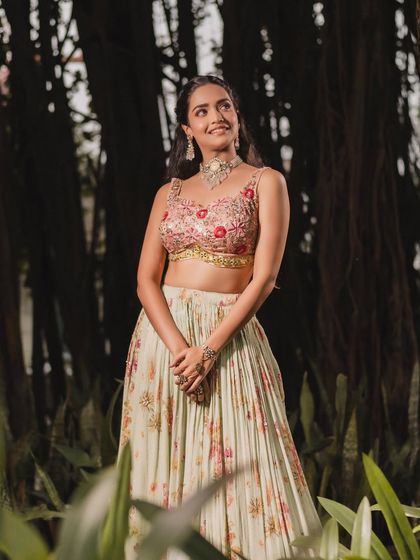 Sangeet, Mehendi & Haldi Glam photo 32