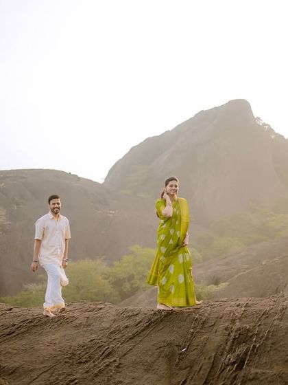 A beautiful portrait against the misty mountains. The soft light of the overcast day is ideal for flattering and romantic photos.