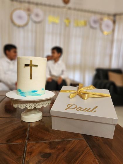 Faraway Feast - Custom Celebration Cakes Simply Stunning: Elegant & Minimalist Cakes photo 10