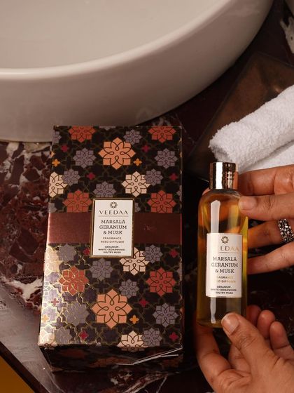 Effortless Home Ambiance: Reed Diffusers photo 40