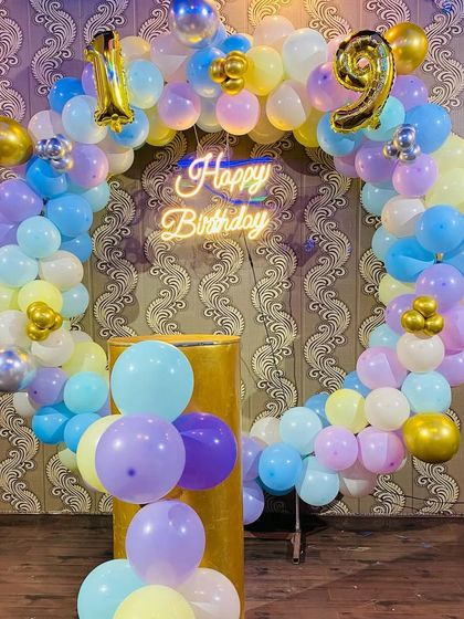 Birthday Balloon Arches & Backdrops photo 53
