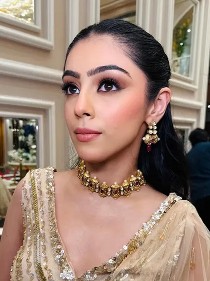 A close up of my signature soft glam eye makeup. I prefer using fine, luxe shimmers over chunky glitter to create a sophisticated and elegant effect that beautifully catches the light.