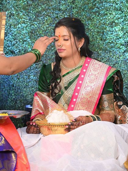 Traditional Engagement & Sakharpuda Looks photo 13