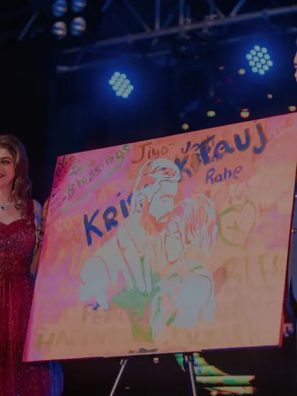 A unique touch: a live painting created during the event, capturing the couple's love and providing a one-of-a-kind keepsake.