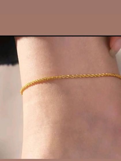 A shimmering rope chain anklet that catches the light with every movement. Made from durable, color-fast stainless steel.