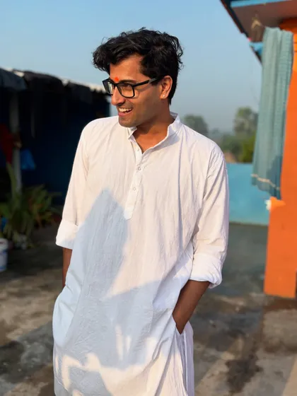 Another candid moment from my hometown. I believe in finding joy in the simple things, a philosophy I carry into my dance sessions.