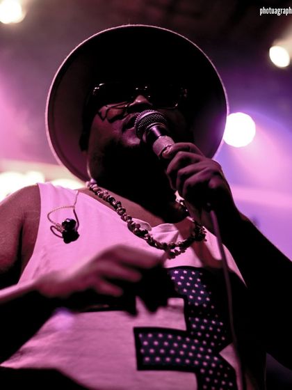 Loysum - Acoustic & Unplugged Performances On Stage: Live Gigs & Events photo 35