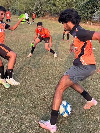 Close-quarters dribbling and shielding practice. These drills are essential for playing in tight spaces.