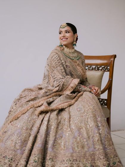 The Bridal Glow: Wedding Day Looks photo 30