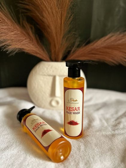 The beautiful golden hue of my Kesar Face Wash comes from real saffron. It's designed to give you a radiant and refreshed complexion.