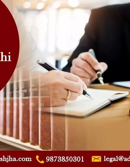 My approach is to find a practical solution for your case. This image of lawyers in discussion highlights the collaborative and strategic process I use to manage your defense and protect your interests.