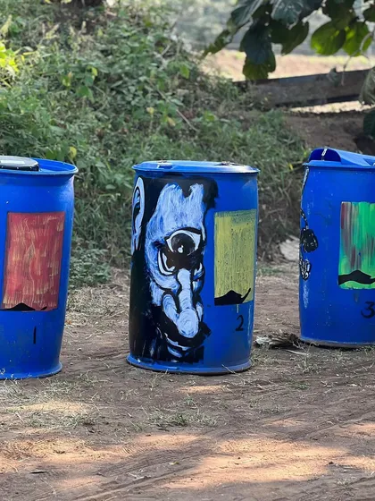 For the Comaya community festival, I transformed 13 large bins into an animated art piece. Each bin was painted as one frame of a stop-motion animation. It was a fun way to turn functional objects into something playful and unexpected.