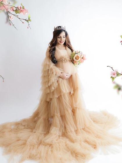 Solo Radiance: Portraits of the Mother-to-Be photo 237