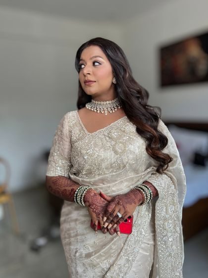 Modern Pastel & White Bridal Looks photo 58