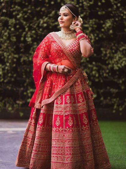 Surbhi Arora - Professional Makeup Course Timeless Bridal Looks (Red & Traditional) photo 24