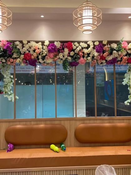 Elegant Floral & Themed Interiors photo 3