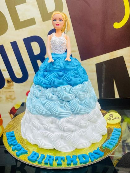 Kids' Character & Cartoon Cakes photo 24