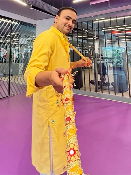 Showing off the decorated dandiya sticks. It's all in the details when it comes to creating the perfect festive atmosphere for my dance classes.