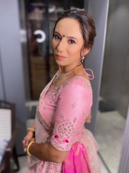 Elegant Buns & Updos photo 31