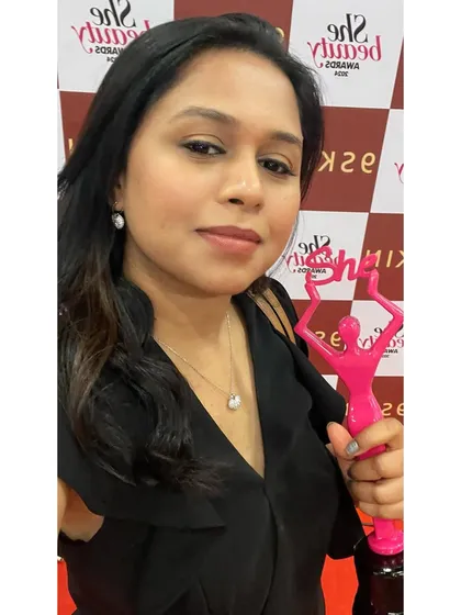 A selfie with the 'pink lady'. This award is not just for me, but for every bride who has trusted me with her special day. Thank you from the bottom of my heart.