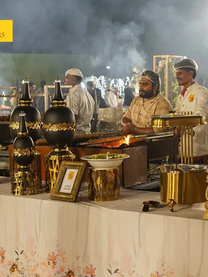 We bring excitement to your celebration with live cooking stations. This sizzling barbecue pit fills the air with delicious aromas as our chefs grill appetizers to perfection, offering an interactive and engaging dining experience for your guests.