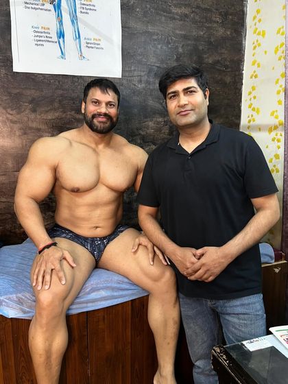 With professional athlete Narender Yadav after his therapy.