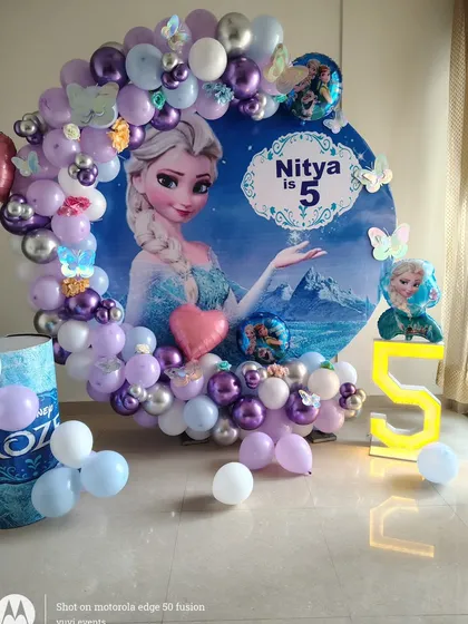 Another angle of the magical Frozen birthday setup, perfect for a young fan's celebration.