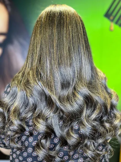Another shot of the gorgeous brunette gold highlights, showing off the texture and color.
