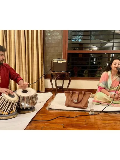 Accompanying the renowned Dr. Meeta Pandit Ji during an intimate Holi concert.