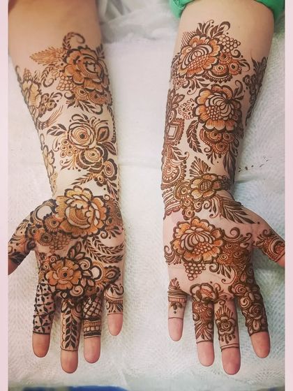 Shaikh Yasmeen - Bridal Mehendi Intricate Floral & Paisley Designs photo 54