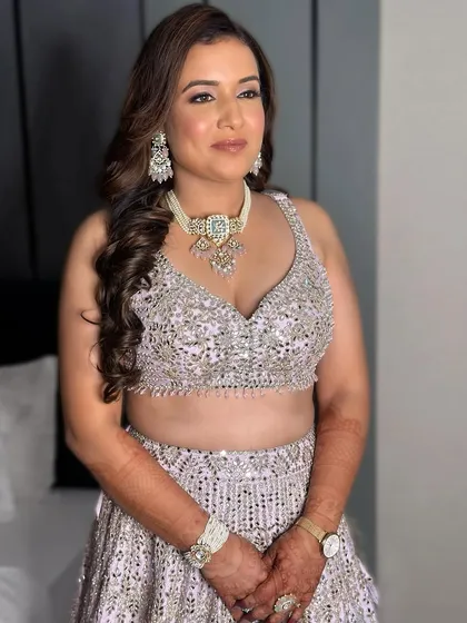 The complete sangeet look. This is how you do modern glam for an Indian wedding function.