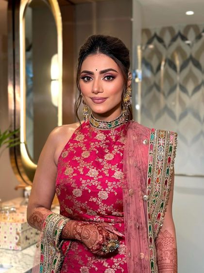 A beautiful portrait of Tanvi. The makeup is fresh, glowing, and perfect for a day event.