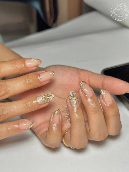 Another look at the divine starburst set, showing the interplay of the cat-eye shimmer and the metallic gold details.