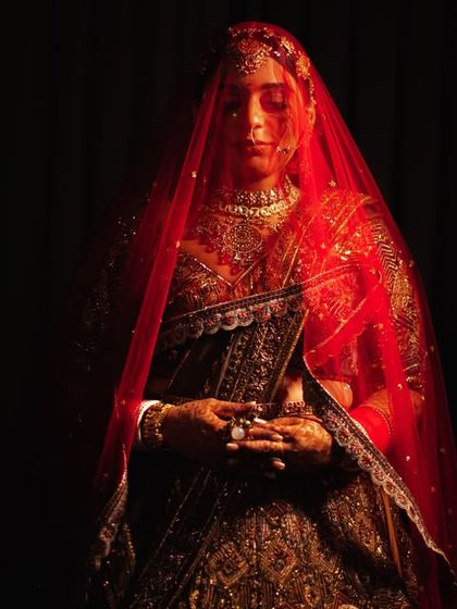 Bridal & Groom Portraits: Grace & Glamour photo 13