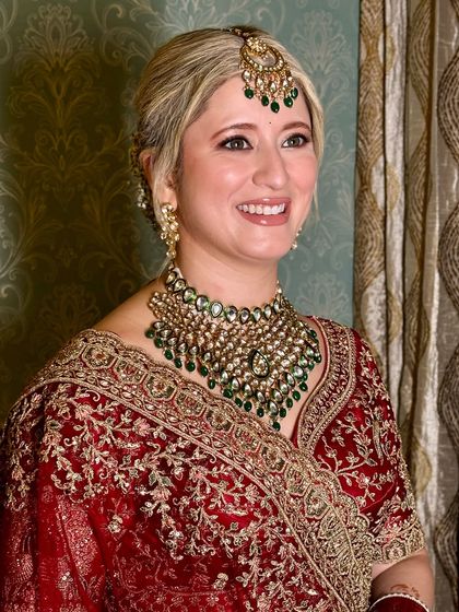 My beautiful bride Vanessa, who wanted a very soft and natural look for her Indian wedding ceremony. Her smile shows how comfortable and happy she felt.
