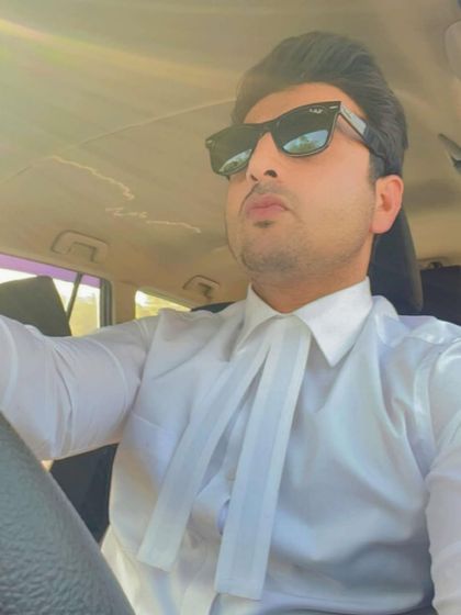 Driving to a hearing, fully prepared. The advocate's bands are a symbol of my responsibility.