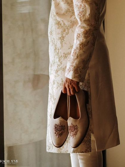 Artistic Bridal & Groom Portraits photo 14