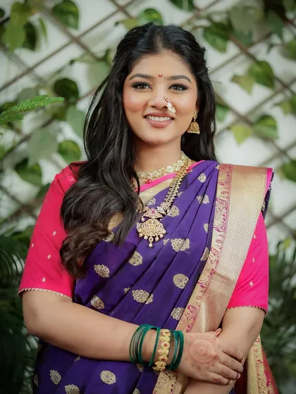 A glowing and fresh look for this bride. The makeup is minimal and natural, perfect for a bride who wants to look like herself.