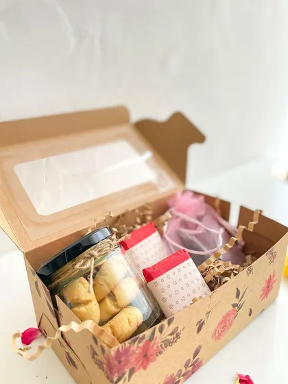 Introducing our budget-friendly Mini Diwali Hamper, designed to make festive gifting easier without compromising on elegance or taste.