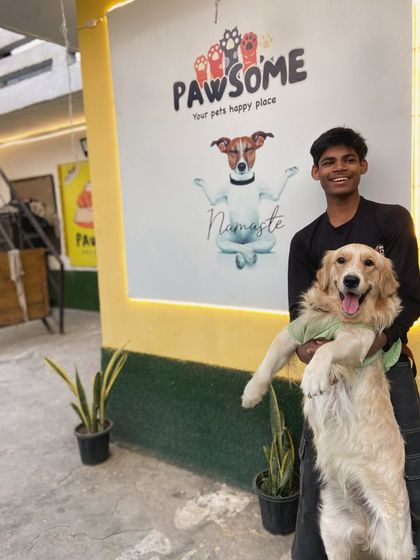 Another happy moment with Puchi. We take lots of photos to share with parents so they can see how much fun their dog is having.