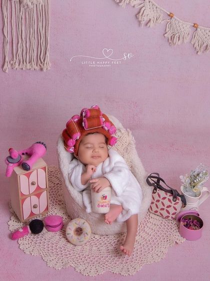 Meet our little fashionista, ready for a day of pampering. The details, like the tiny handbag and donut, make this spa theme extra special.