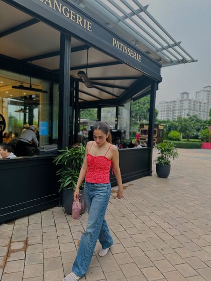 A candid walking shot. This outfit is perfect for exploring the city or meeting a friend for coffee.