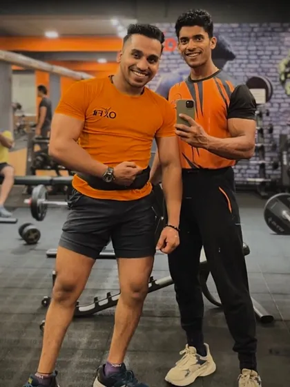 Building muscles and memories. A quick selfie with a gym buddy at OxFit after a solid training session.