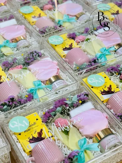 For the launch of Que by M, a lab-grown diamond jewelry brand, I curated these PR hampers for Inovatus PR. The pastel theme and personalized acrylic boxes were designed to appeal to a millennial audience, creating an unboxing experience that was perfect for social media.
