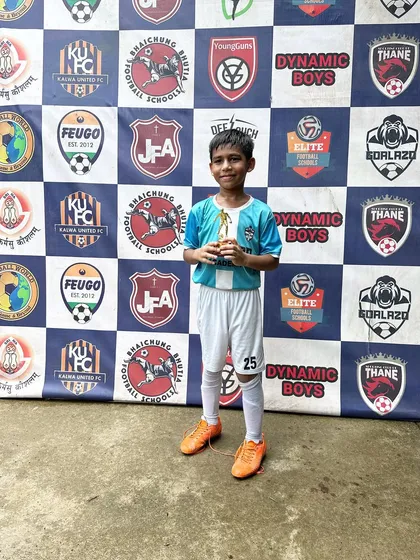 Mitya Patil from our Under-9 team receiving his well deserved Player of the Match award in the Monsoon League.
