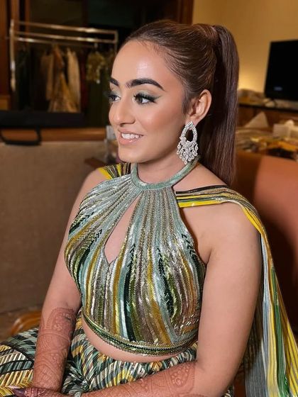 Chic Ponytails photo 13