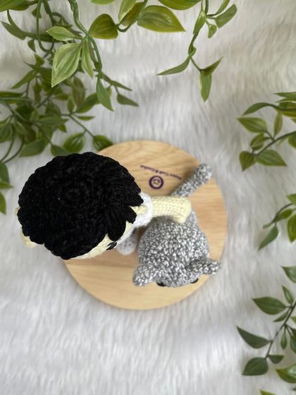 A boy and his best friend! This custom order was for a replica doll of a little boy and his pet cat, complete with a wooden base for display. It’s a wonderful way to celebrate the bond between a child and their pet.