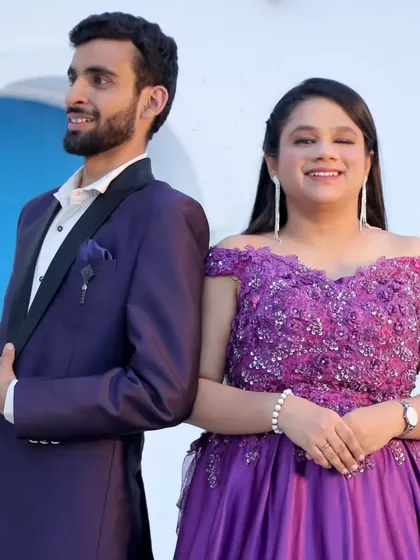 Another pose from the same pre-wedding shoot. The makeup is long-lasting and looks fresh throughout the day, which is essential for long shoots.